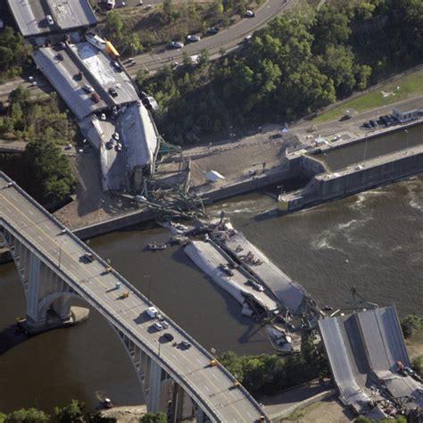 how many bridge collapse in united states